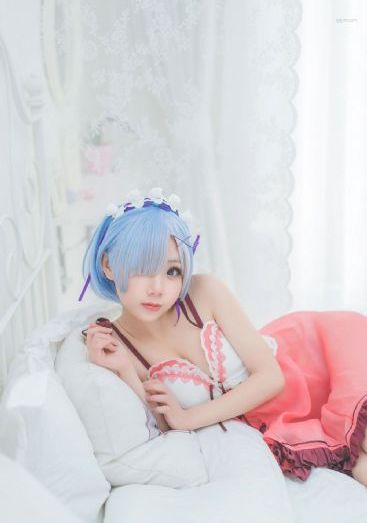 《僵尸先生2》免费观看_JVID性感写真