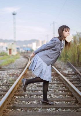 《裙子下有野兽》_超清在线观看高清
